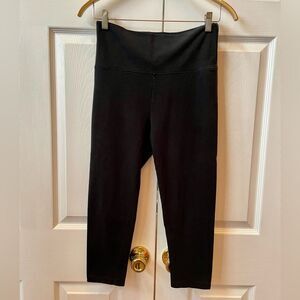 Victoria's Secret Black Workout Leggings Size Small